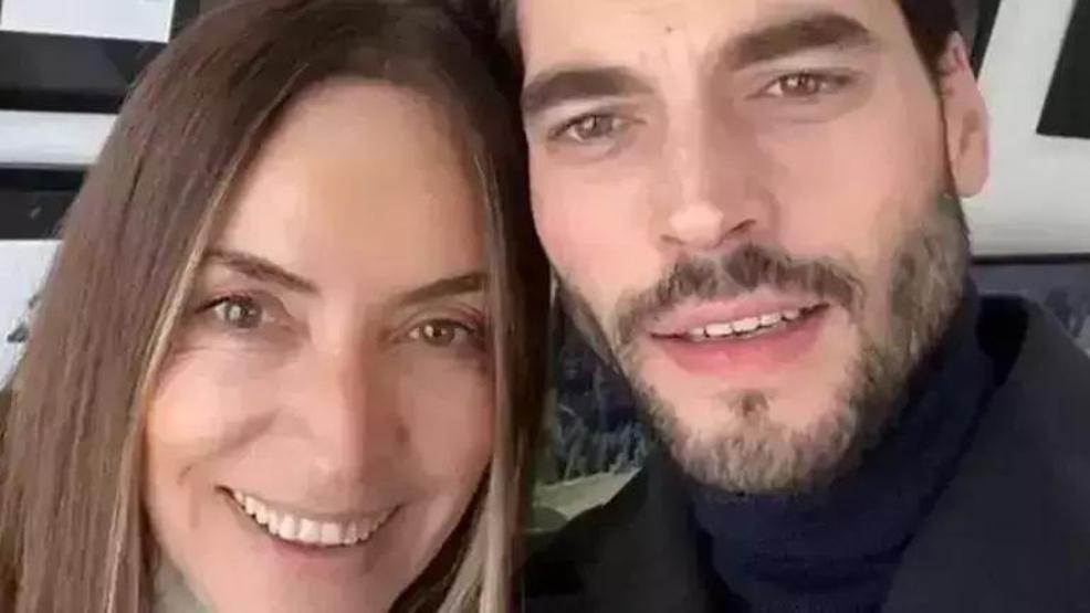 Akın Akınözü’nden Annesine Duygusal Mesaj