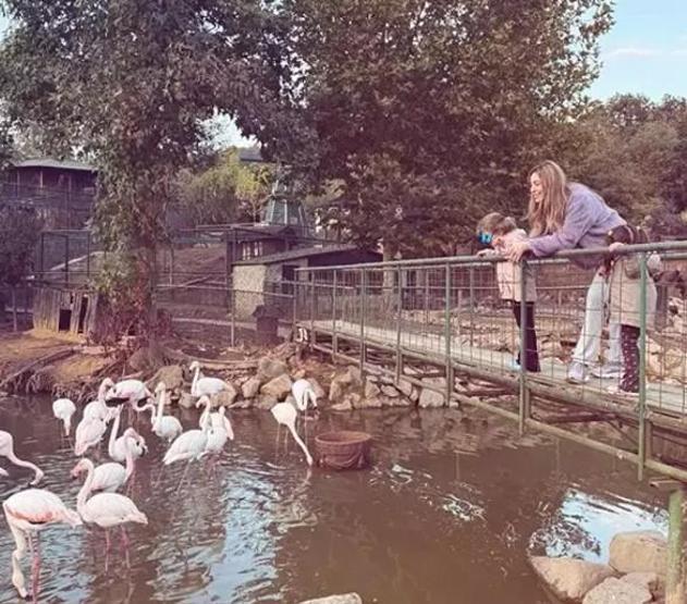 Sinem Kobal, Kızlarıyla Doğada Keyifli Anlar Yaşadı