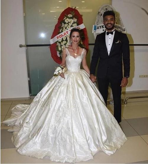 Survivor Efecan Dianzenza’dan Şok Edici İtiraf: “Hayatımın En Büyük Hatası”