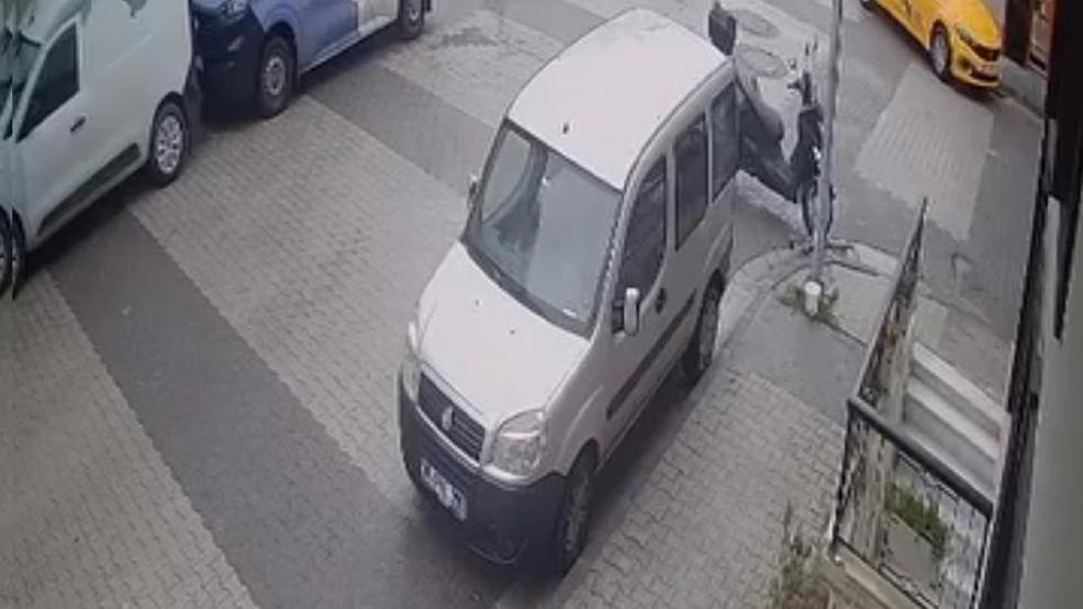 Ölümden saniyelerle kurtuluş Otomobil restorandan çıkan müşterilerin arasına daldı