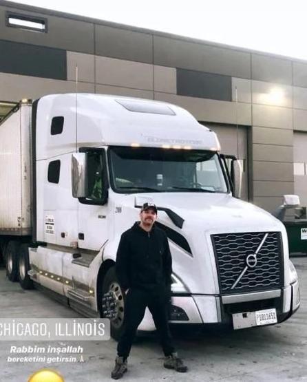 Tolga Karel Amerika’da Yeni Bir Hayat Kurdu Yola İki Kişi Çıktık, Şimdi Altı Kişiyiz