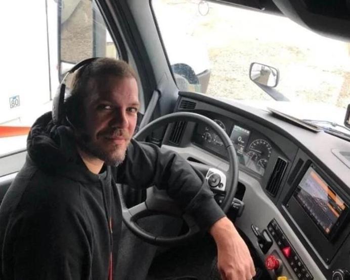 Tolga Karel Amerika’da Yeni Bir Hayat Kurdu Yola İki Kişi Çıktık, Şimdi Altı Kişiyiz