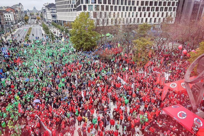Belçikada genel grev: Binlerce kişi kemer sıkma politikalarına karşı Brüksel sokaklarında