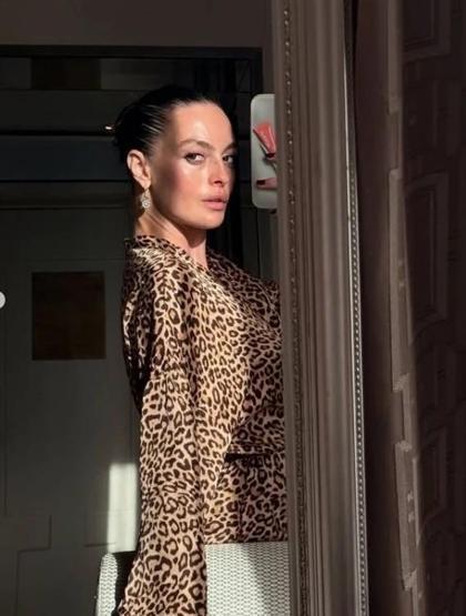 Melis Sezen’den Şaşırtıcı İmaj Değişikliği Koyu Renk Saçlarından Vazgeçti, Yeni Görünümü Göz Doldurdu