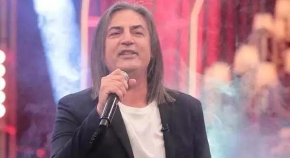 Çelik’ten Takipçisine Tepki: “Baba, Biz Bankacı Değiliz Ki, Popçuyuz”