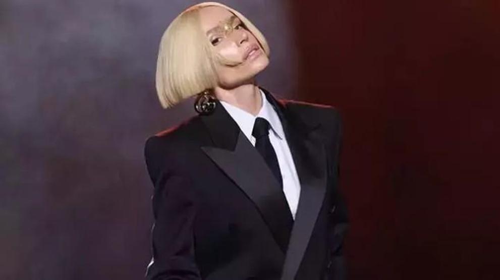 Gülşen’in Yeni İmajı Şaşırttı Son Konseriyle Dikkatleri Üzerine Topladı