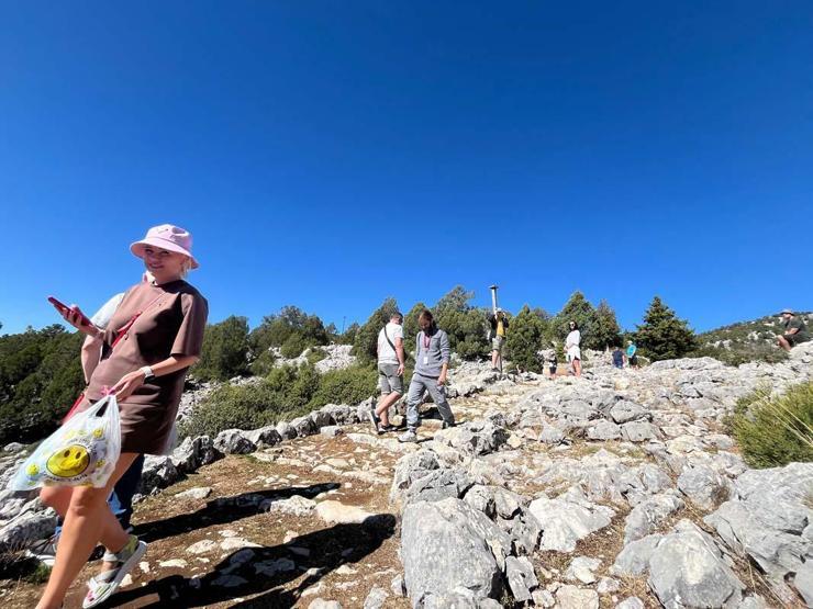 KÜLTÜR, MİMARİ, DOĞA İÇ İÇE: Litvanyalı Turistler Tarihi Köye Hayran Kaldı: Türkiyeye 12 Kez Geldim Fakat Buradan Çok Etkilendim