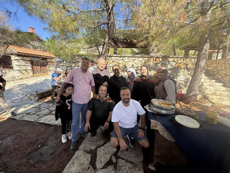 KÜLTÜR, MİMARİ, DOĞA İÇ İÇE: Litvanyalı Turistler Tarihi Köye Hayran Kaldı: Türkiyeye 12 Kez Geldim Fakat Buradan Çok Etkilendim