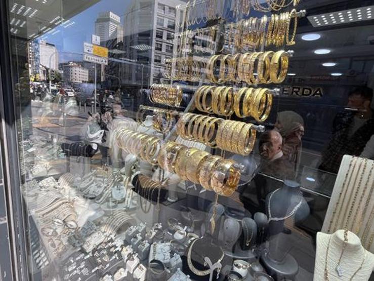 Altın rekor kırınca yeni yatırım aracı gümüş oldu