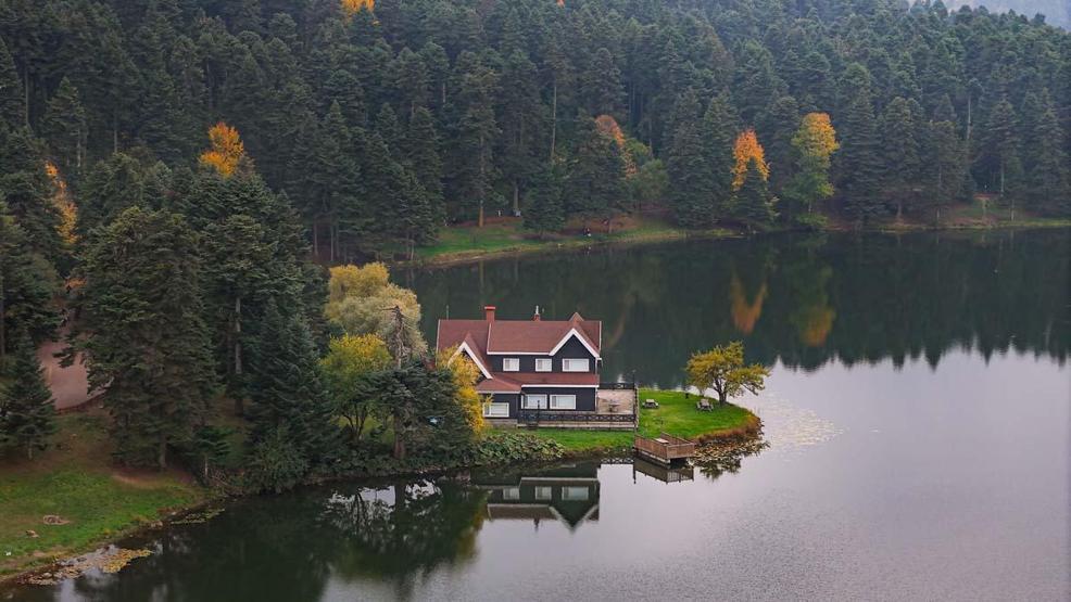 Gölcük Tabiat Parkı’nda sonbahar güzelliği mest etti
