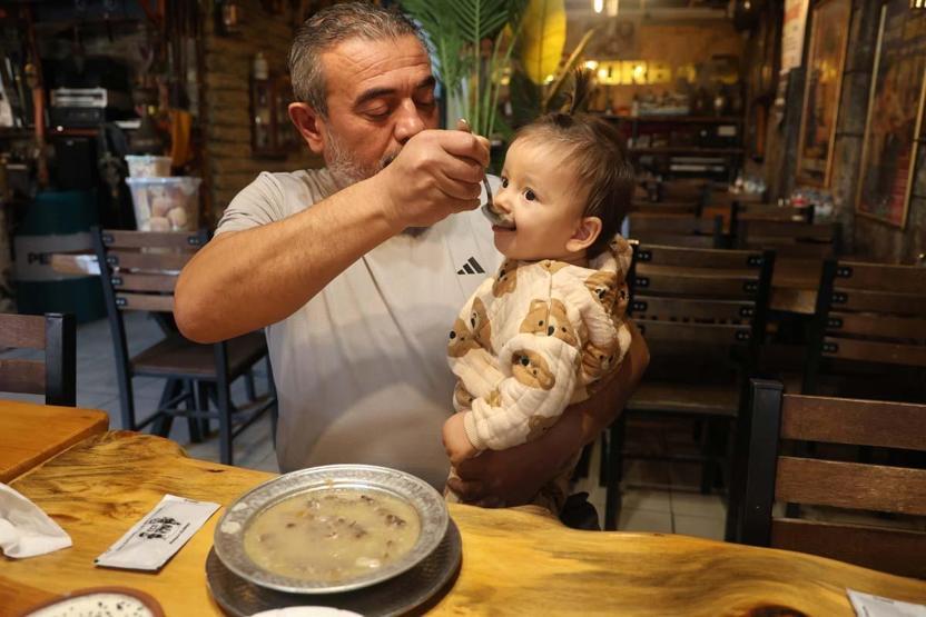 Çocuklar Bile Bayıla Bayıla Tüketiyor Osmanlı Mutfağından Günümüze Damakları Lezzetlendiren Kış Çorbaları: Kelle ve Arabaşı Kelle Paça ve Arabaşı Çorbası Nasıl Hazırlanıyor
