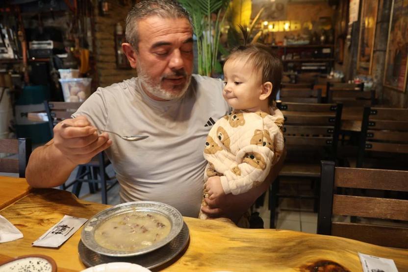 Çocuklar Bile Bayıla Bayıla Tüketiyor Osmanlı Mutfağından Günümüze Damakları Lezzetlendiren Kış Çorbaları: Kelle ve Arabaşı Kelle Paça ve Arabaşı Çorbası Nasıl Hazırlanıyor