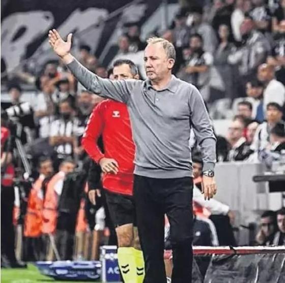 Hülya Avşar’dan Sergen Yalçın’a Tam Destek “Beşiktaş’ın Başında Olması Gereken Kişi O”