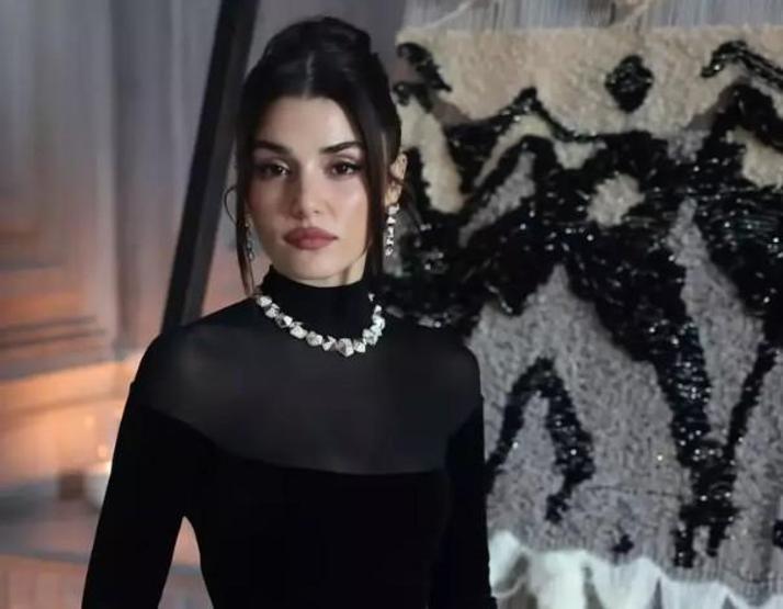 Hande Erçel’in İngilizcesi Gündem Oldu Pınar Altuğ’dan Destek Mesajı Geldi