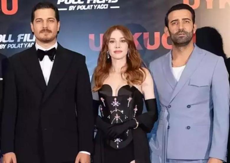 Uykucu Galasında Romantik Anlar Aslıhan Malbora’dan Sevgilisi Çağatay Ulusoy’a Destek