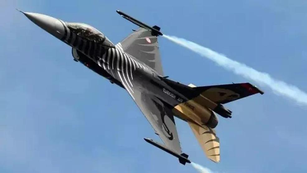 29 EKİM SOLOTÜRK VE TÜRK YILDIZLARI UÇUŞ PROGRAMI: SoloTürk ve Türk Yıldızları Gösteri Uçuşları Saat kaçta 29 Ekim Cumhuriyet Bayramı Uçuşları Nerede Yapılacak