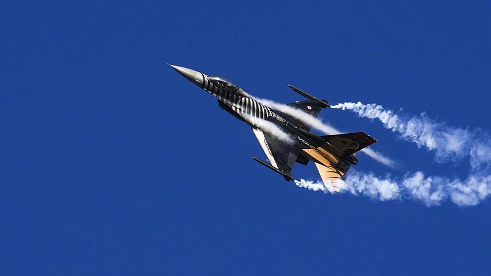 SOLOTÜRK, Türkiye Cumhuriyetinin 102. kuruluş yıl dönümünde nefes kesti