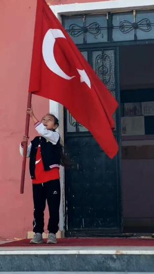 Konyada 1 öğretmenli, 1 öğrencili okulda 29 Ekim töreni
