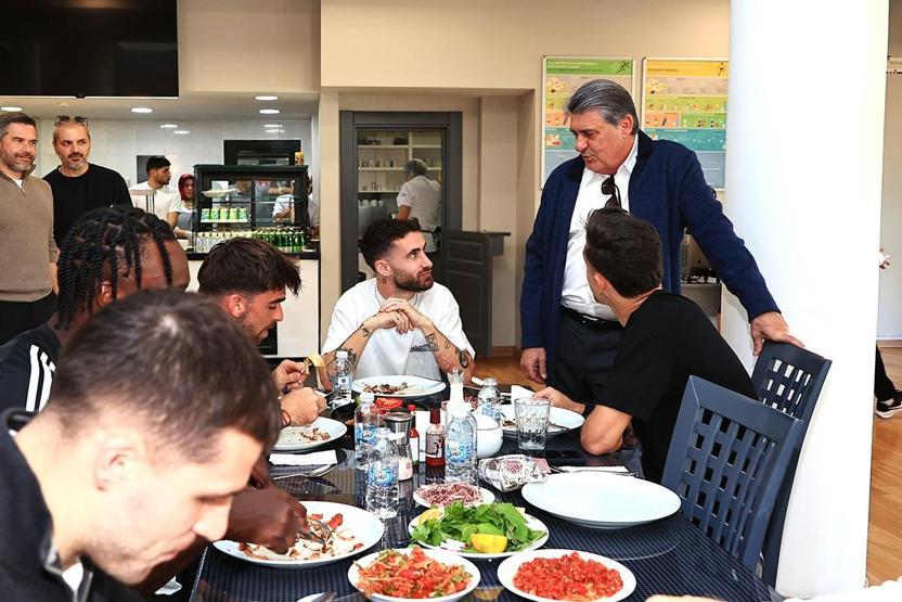 Beşiktaş’ta Fenerbahçe derbisi öncesi moral yemeği