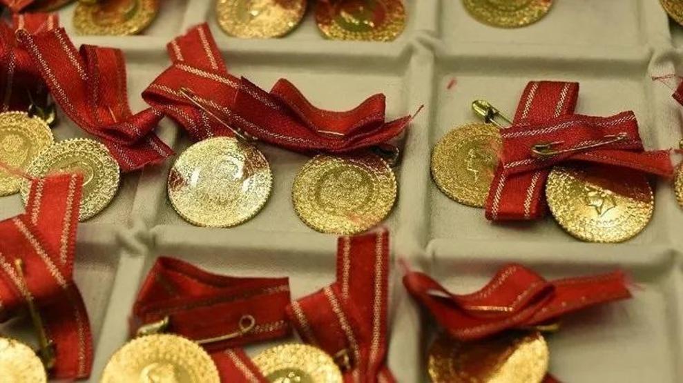 31 EKİM 2025 CANLI ALTIN FİYATLARI: Gram Altın Ne Kadar Çeyrek Altın Fiyatı Ne İşte Gram, Çeyrek, Yarım, Cumhuriyet Altını Fiyatları