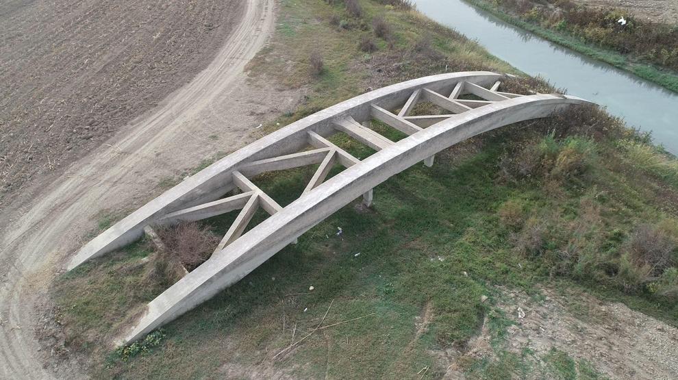 Fotoğraflar Seyhan Baraj Gölünden: Sular çekilince eski köprü gün yüzüne çıktı