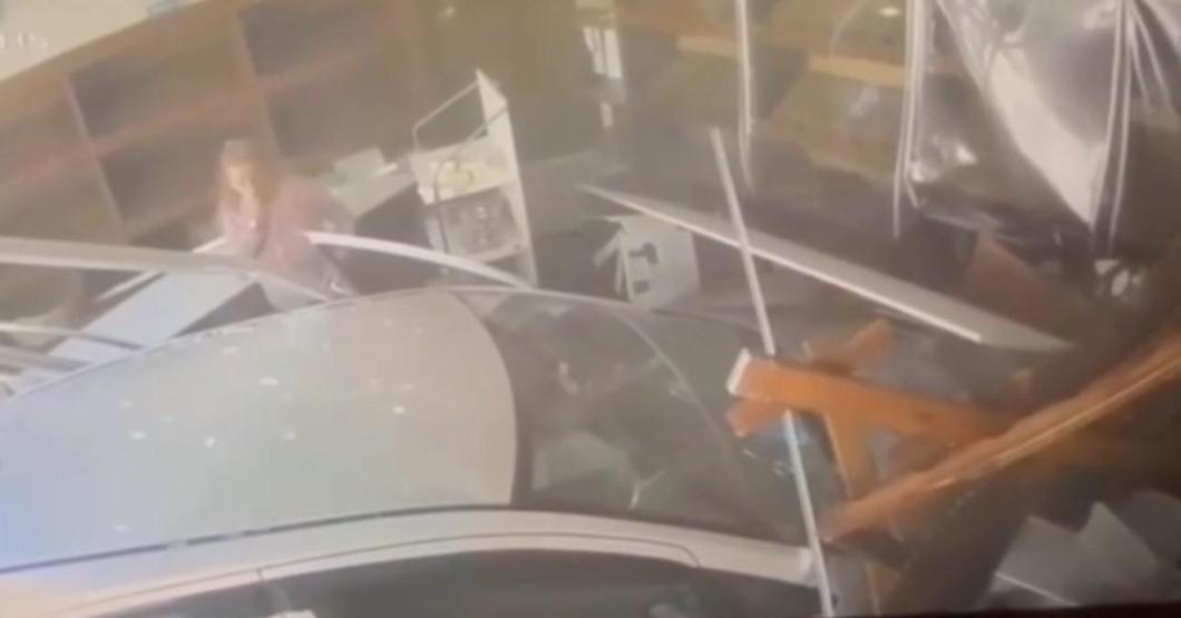 Edirnede feci kaza: Otomobille fırına daldı