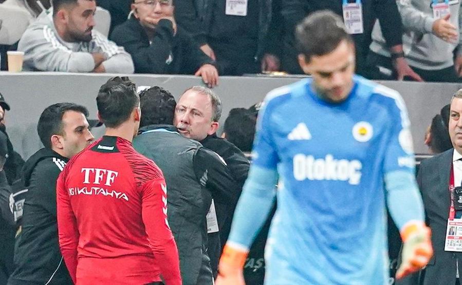 Derbinin faturası Sergen Yalçına kesildi: Hakem fırçalamayı bırakması, işine yoğunlaşması gerekir