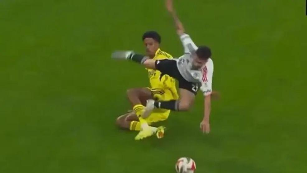 Beşiktaş - Fenerbahçe derbisinin tartışmalı pozisyonları incelendi: 2 net penaltı