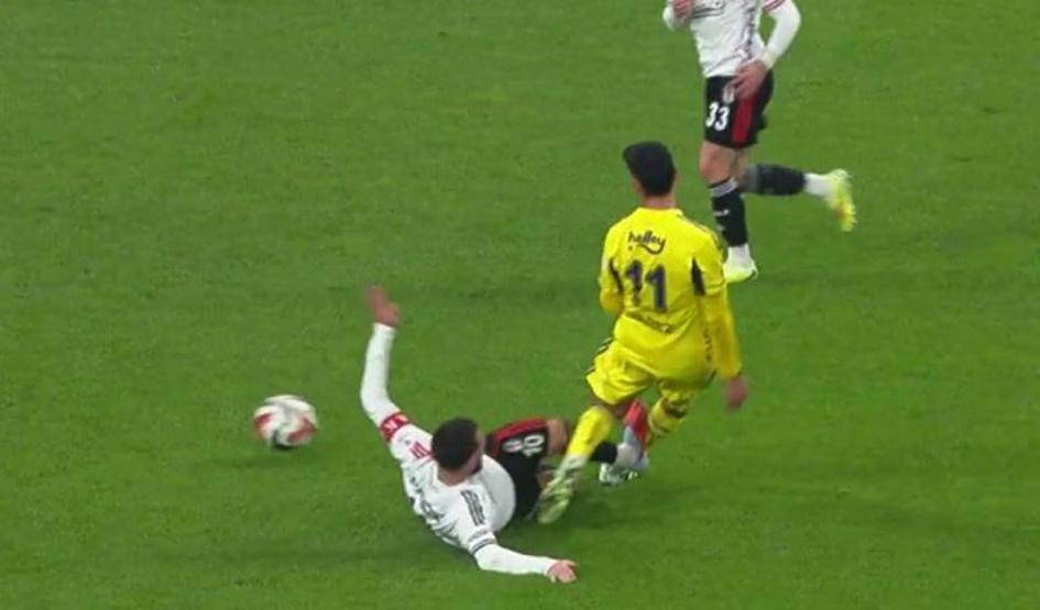 Beşiktaş - Fenerbahçe derbisinin tartışmalı pozisyonları incelendi: 2 net penaltı