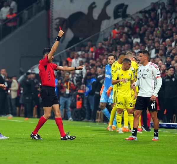 Beşiktaş - Fenerbahçe derbisinin tartışmalı pozisyonları incelendi: 2 net penaltı