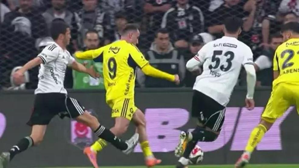 Beşiktaş - Fenerbahçe derbisinin tartışmalı pozisyonları incelendi: 2 net penaltı