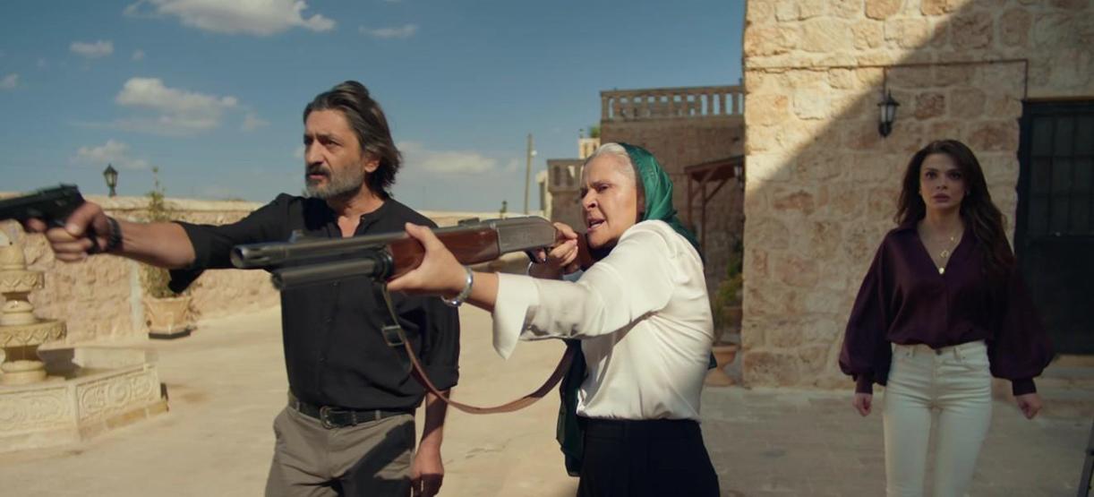 UZAK ŞEHİR’DE ORTALIK TOZ DUMAN CİHAN, ECMEL’İN TUZAĞINA DÜŞÜYOR