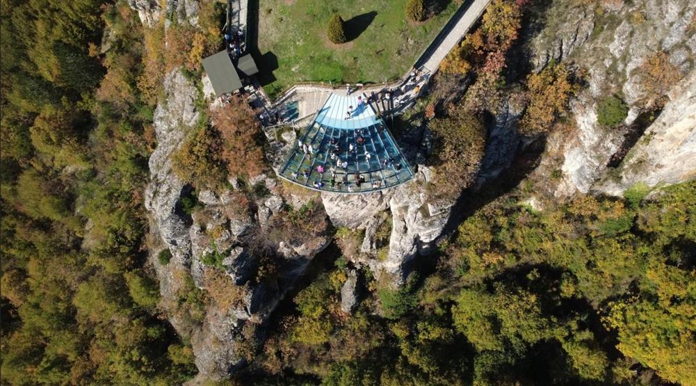 300 Yıllık Tarih Türkiye’nin İlk Cam Seyir Terası Büyük İlgi Görüyor