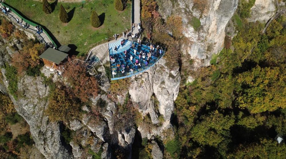 300 Yıllık Tarih Türkiye’nin İlk Cam Seyir Terası Büyük İlgi Görüyor