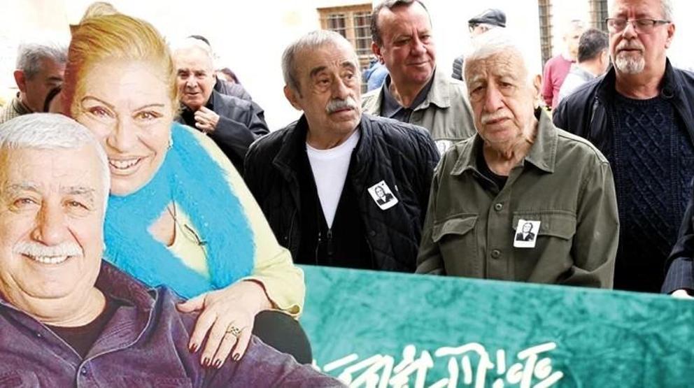 Türk Tiyatrosunun Usta İsmi Ahmet Gülhan Hayatını Kaybetti