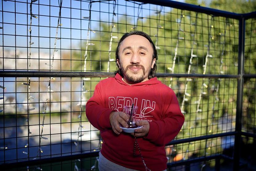 Akran zorbalığını yenen YouTuber Rıdvan Çelikin ilham veren başarı hikayesi: 1.80liklerin yapamadığını ben yaptım