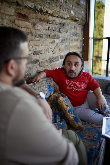 Akran zorbalığını yenen YouTuber Rıdvan Çelikin ilham veren başarı hikayesi: 1.80liklerin yapamadığını ben yaptım