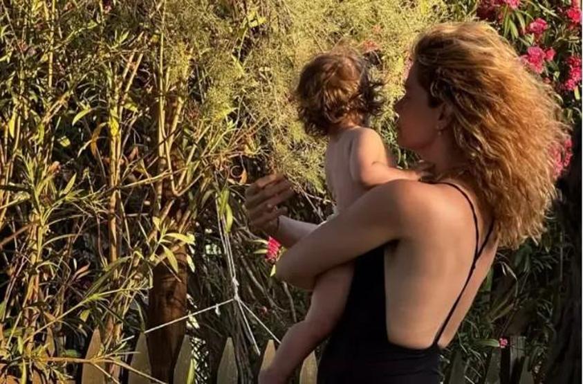 Burcu Biricik’ten Sürpriz Paylaşım: Güzel Oyuncu Zeytin Topladı