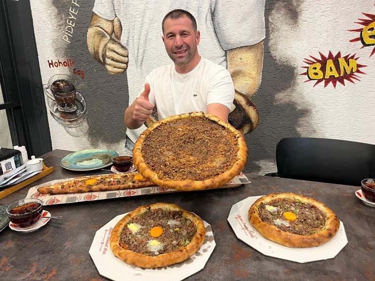 Bu da Elmalı Pide Pidenin Bu Kez de Elmalısını Yaptılar