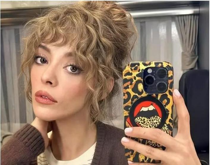 Selin Şekerci Yeni İmajıyla Olay Yarattı: Biraz Değişiklik İyidir