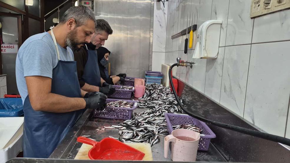 Balık Ustası Paylaştı: Çıtır Çıtır Hamsi Pişirmenin Püf Noktaları