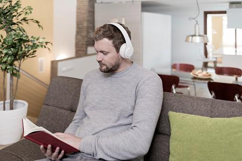 Bilim İnsanlarından Çarpıcı Araştırma: Müzik Dinlemek Beyni Yeniliyor, Demans Riskini Azaltıyor