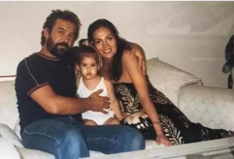 Türkan Şoray’dan Kızı Yağmur Ünal’a Sevgi Dolu Paylaşım: “Kurabiyem” Notuyla Duygulandırdı