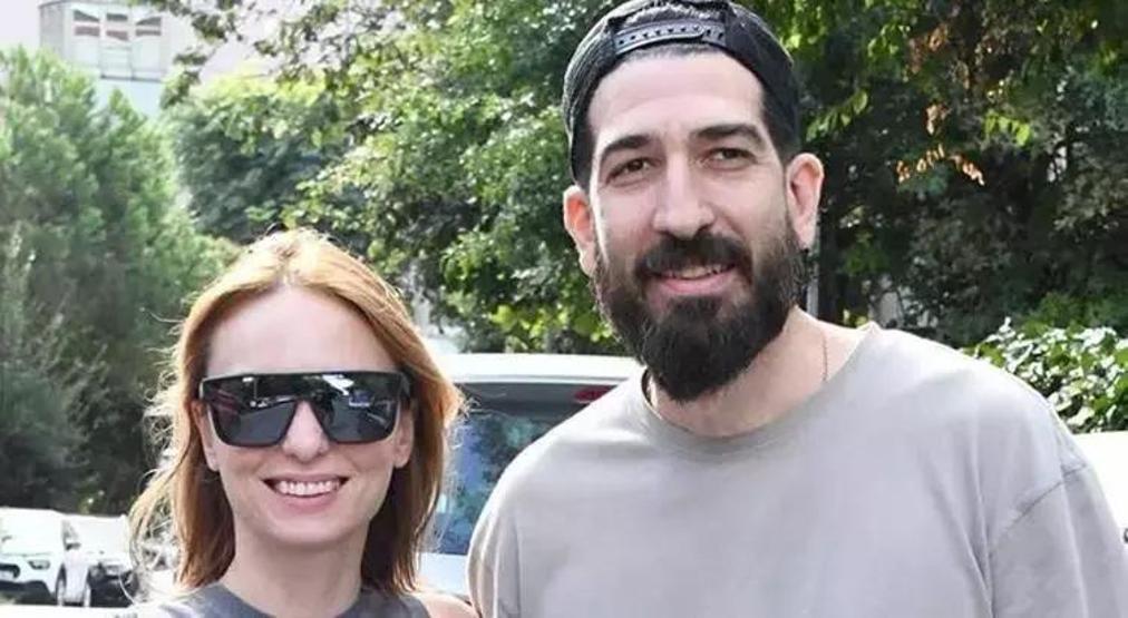 Nilperi Şahinkaya ve sevgilisinden yeni kare