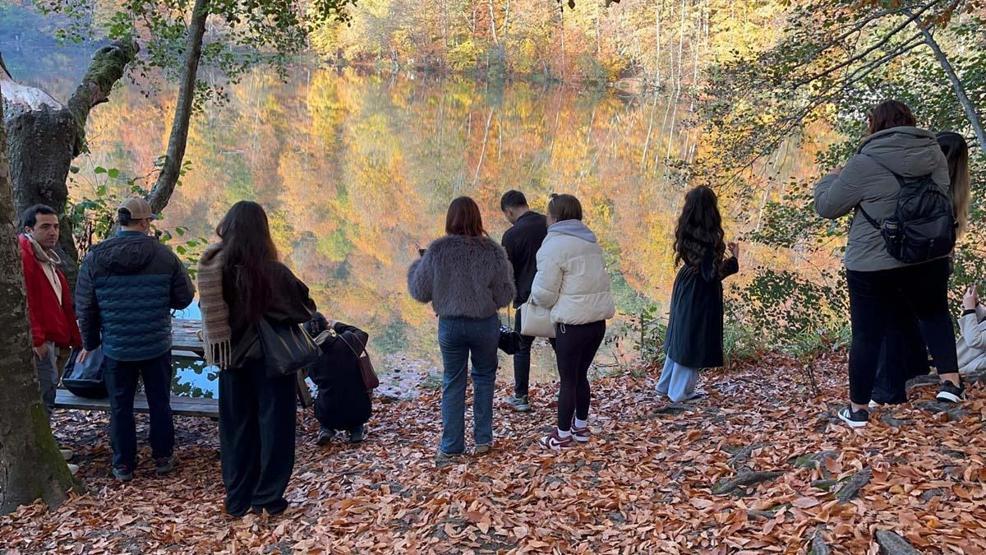 Farklı Büyüklükteki 7 Gölden Oluşuyor Burası Sonbaharda Bir Başka Güzel Ziyaretçilerin Akınına Uğradı