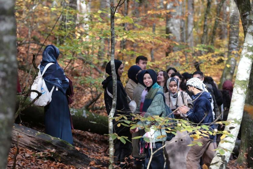 Farklı Büyüklükteki 7 Gölden Oluşuyor Burası Sonbaharda Bir Başka Güzel Ziyaretçilerin Akınına Uğradı
