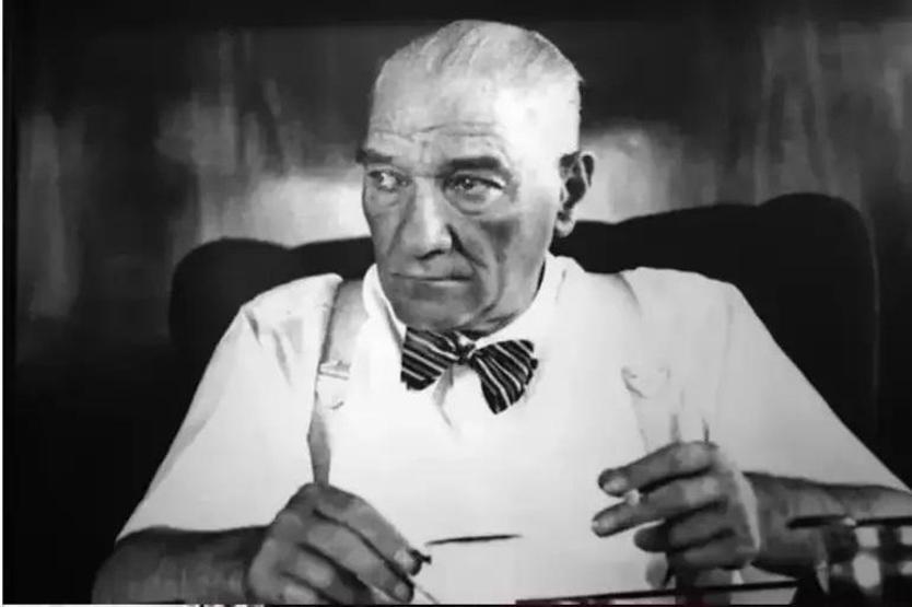 RESİMLİ 10 KASIM MESAJLARI 2025 TIKLA - İNDİR Atatürke özlem, saygı ve minnet dolu resimli 10 Kasım mesajları BURADA