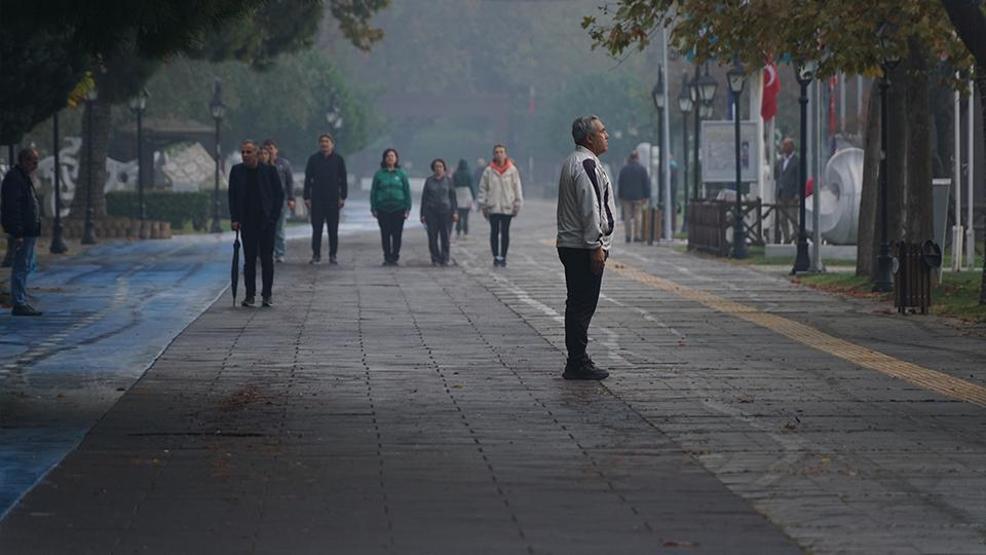 Saat 09.05te hayat durdu: Tüm Türkiye Büyük Önder Mustafa Kemal Atatürkü andı