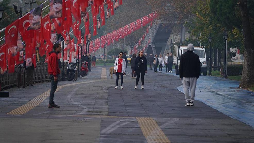Saat 09.05te hayat durdu: Tüm Türkiye Büyük Önder Mustafa Kemal Atatürkü andı