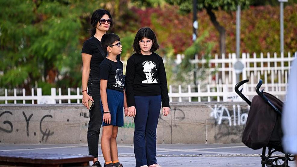 Saat 09.05te hayat durdu: Tüm Türkiye Büyük Önder Mustafa Kemal Atatürkü andı